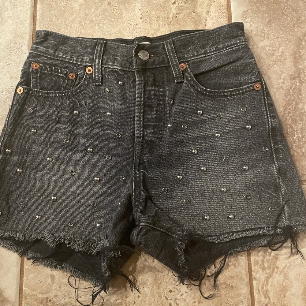 Black Levi’s wedgie shorts
